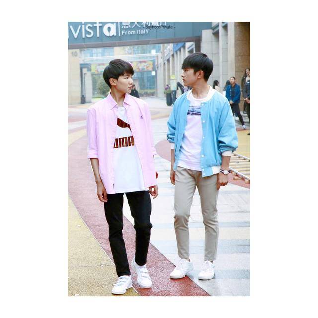 「班小松 尹柯背景图」这俩太有爱了,有没有