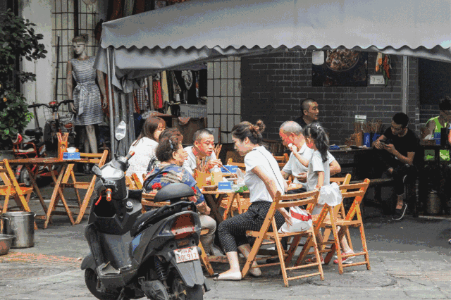 在成都,有一种市井味叫隆兴街!