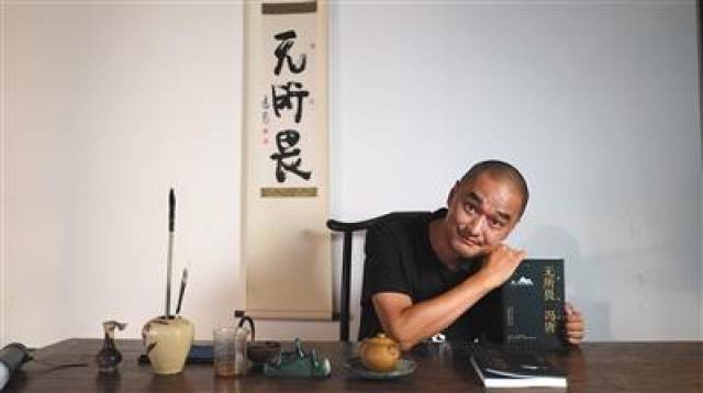 供图冯唐1971年生于北京,前妇科大夫,前麦肯锡公司全球董事合伙人