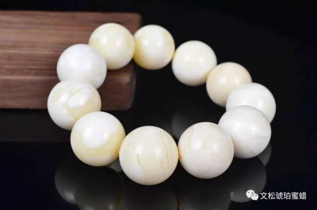 琥珀蜜蜡 白腊 左岩：千年琥珀，万年蜜蜡！罕见白蜜，不足千分之一的顶级至美~ - 知乎