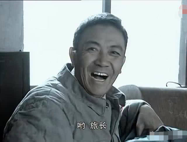 旅长抢走李云龙多半装备,为何受益的还是他?原来称号不是白来的