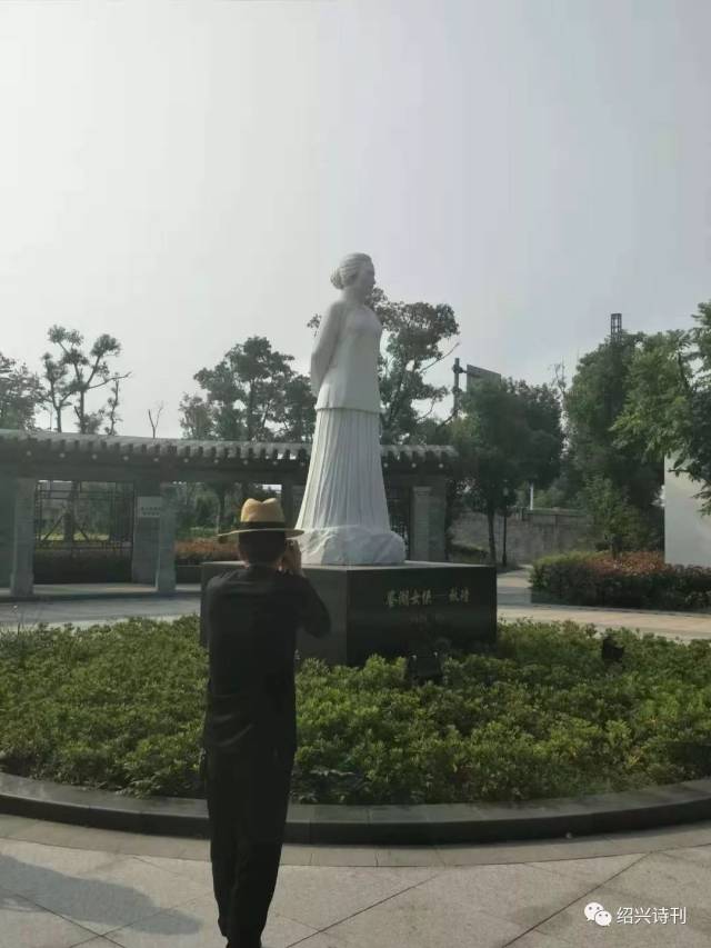 绍兴秋瑾烈士纪念碑图片
