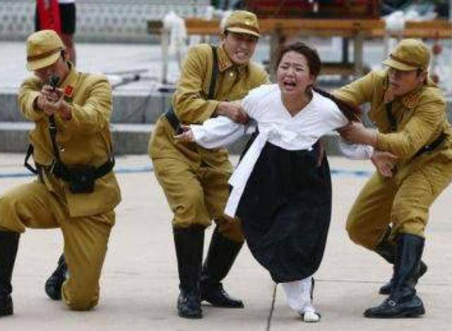 抗战年间,鬼子给中国女子注射的这种药剂,带来的伤害让女子痛哭