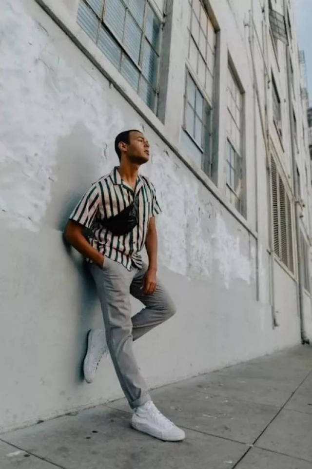 男生拍照高阶版 | 9个实用且超有型的拍照姿势