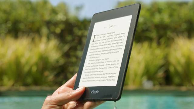 亚马逊发布了新的Kindle Paperwhite 增加防水和听有声书的功能_手机搜狐网