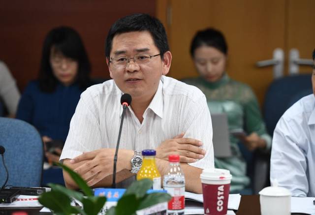 钟东波(北京市卫生计生委副主任)