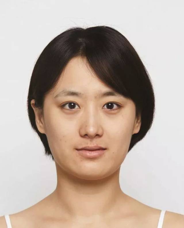 使用小白瓶28天肤色真的白了一个色号,成功从黄二白刷到黄一白!