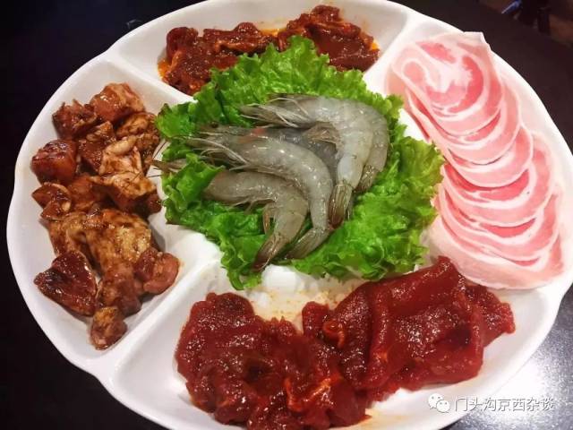 或者来一份肉类品种多样的麻溜拼盘如何?