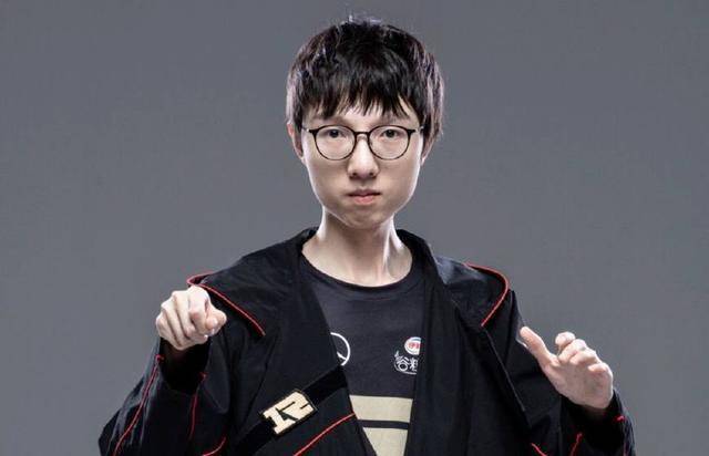 lpl麻辣香锅成为莽夫是出于无奈, uzi说的话让他很扎心_手机搜狐网