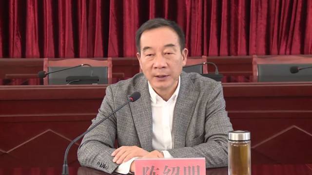 鹤庆县扶贫开发领导小组召开2018年扩大)会议