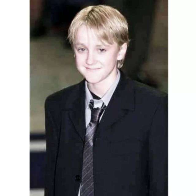 据说那时候emma还大胆告了白,可惜tom felton只把她当朋友.