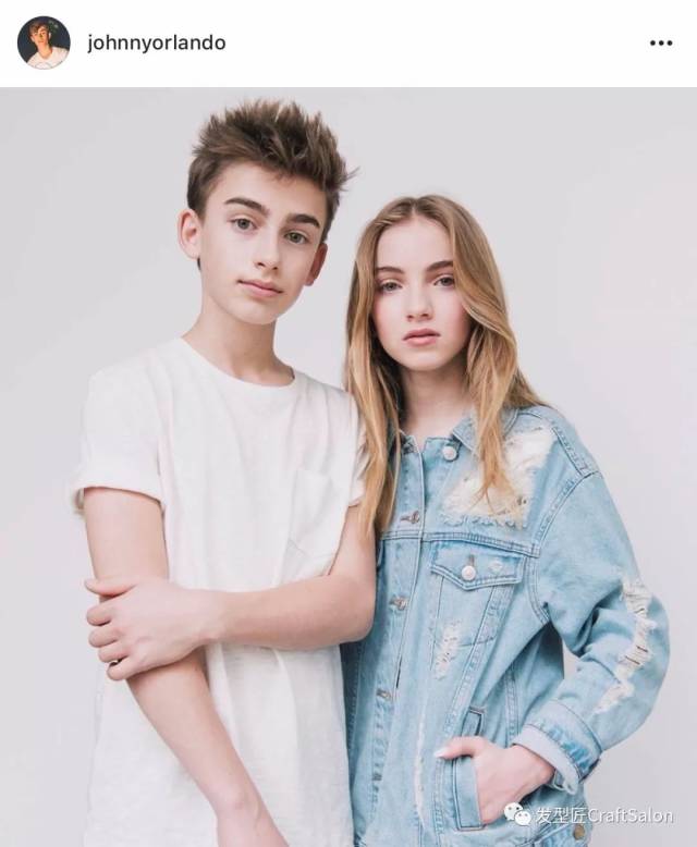 还有两位姐姐一位妹妹 johnny成为网红后 因为妹妹lauren 不断出现于