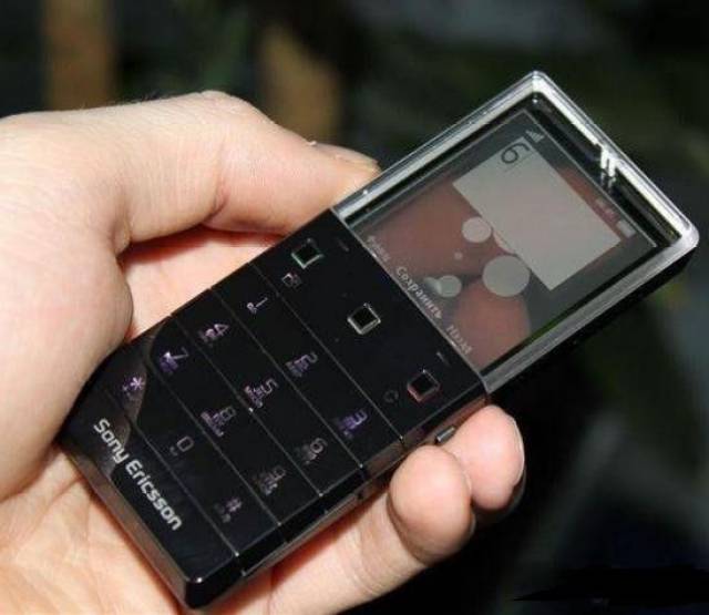 透明屏幕 —— 索爱 x5