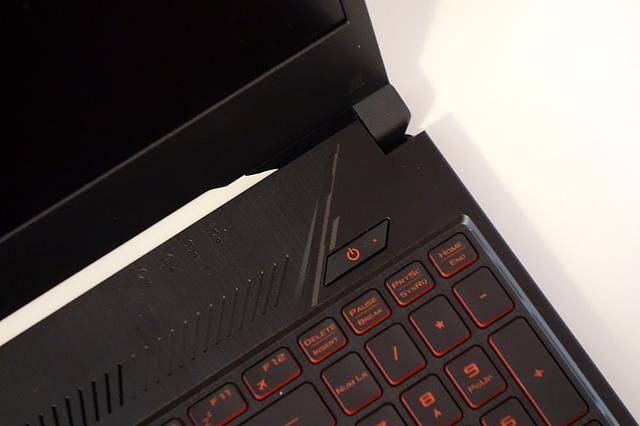 华硕飞行堡垒6上手体验:性能升级,表现不凡,一款真正的游戏本