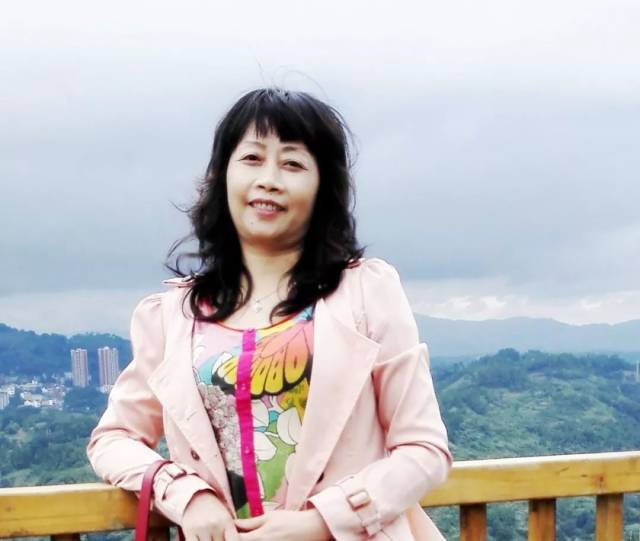 张传书 重庆市特级教师 全国中学语文优秀教师 重庆市骨干教师