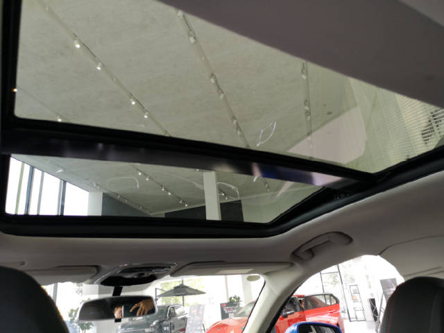 领克03上市 另辟蹊径看三兄弟领克02轿跑suv