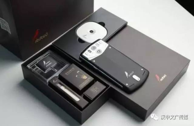 红鸟redbirdh1,配套赠送了血糖仪辅件,包括采血针,采血笔以及血糖试纸