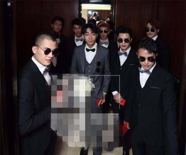 左立婚礼伴郎团:比黄晓明的帅,比袁弘的人数多