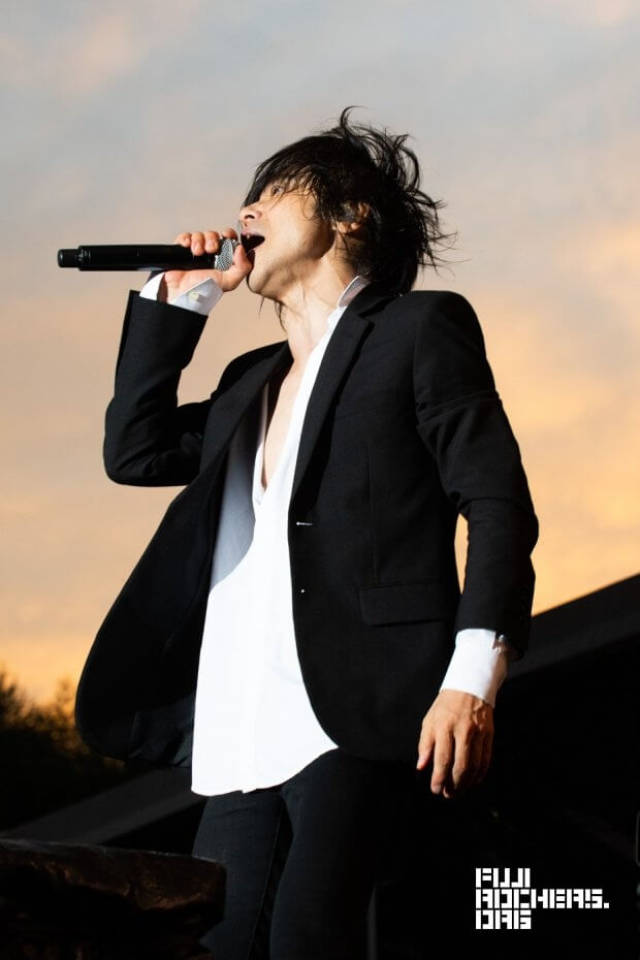 美女与野兽: 椎名林檎一起唱的宫本浩次是谁?_手机搜狐网