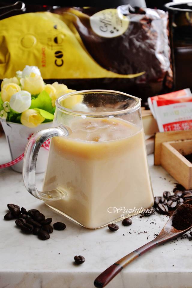 自己做的冷萃奶茶,简单实惠,更没添加剂,从此再也不去星巴克