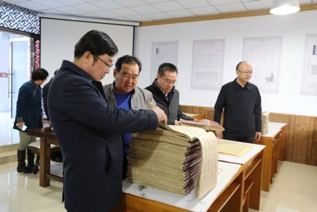 【民族教育】自治区教育厅民族教育处处长乌力吉巴特尔莅临我校调研