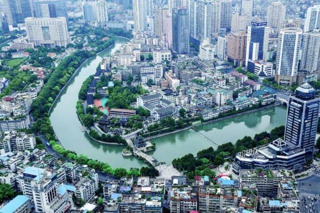 (图源:航拍黔西南) 南明河让整座城市都充满了活力
