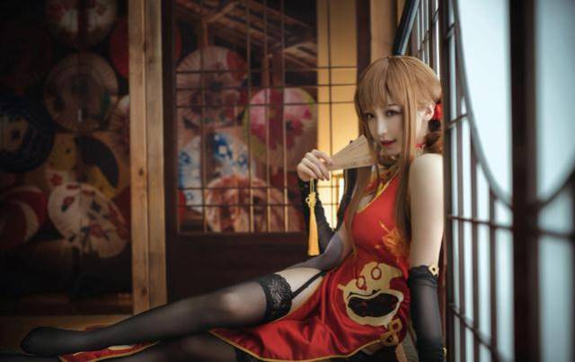 《少女前线》dsr50红牡丹cos,你是否能判断出我是天使还是恶魔