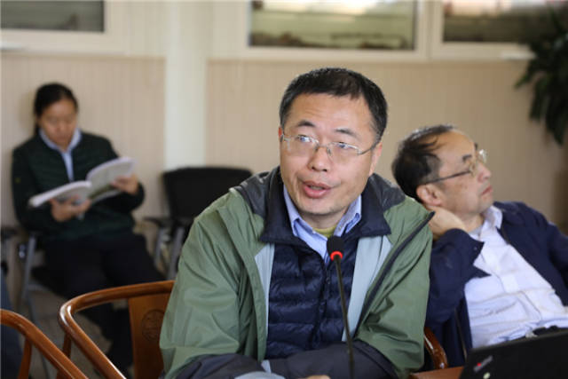 14日早,北京大学中文系张剑教授做了第三场主旨报告《〈佩韦室日记〉