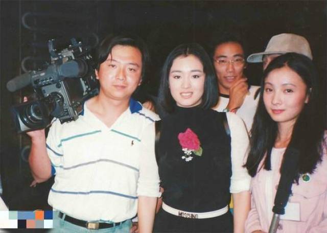 小陶虹游泳队旧照曝光太黑认不出?更认不出来的还有旁边的董洁!