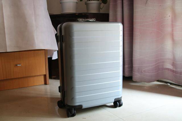 20寸行李箱该怎么选,小米90分告诉你实用结实
