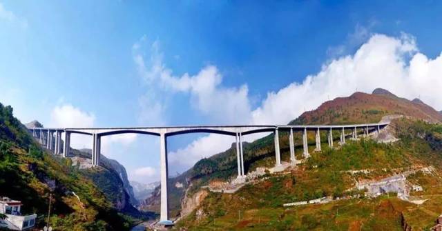 在未来,贵州还将有很多 特大桥陆续建成 李子沟特大桥