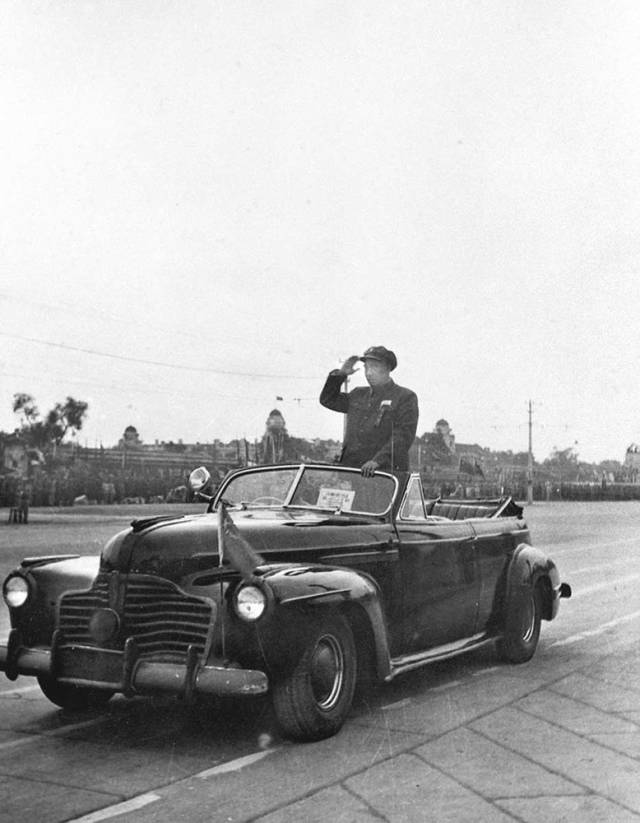 新中国解放后历年大阅兵精彩片段2,有很多老一