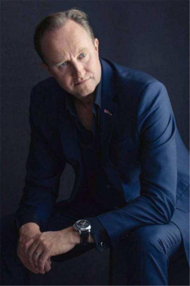 老外设计师扎堆入驻,自主品牌迎来新春?_手机搜狐网