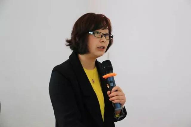 东风幼儿园园长宋春霞做宣讲