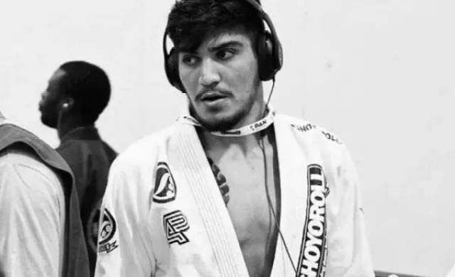 被小鹰打的嘴炮教练狄龙:我有mma选手中最好的缠斗技术!