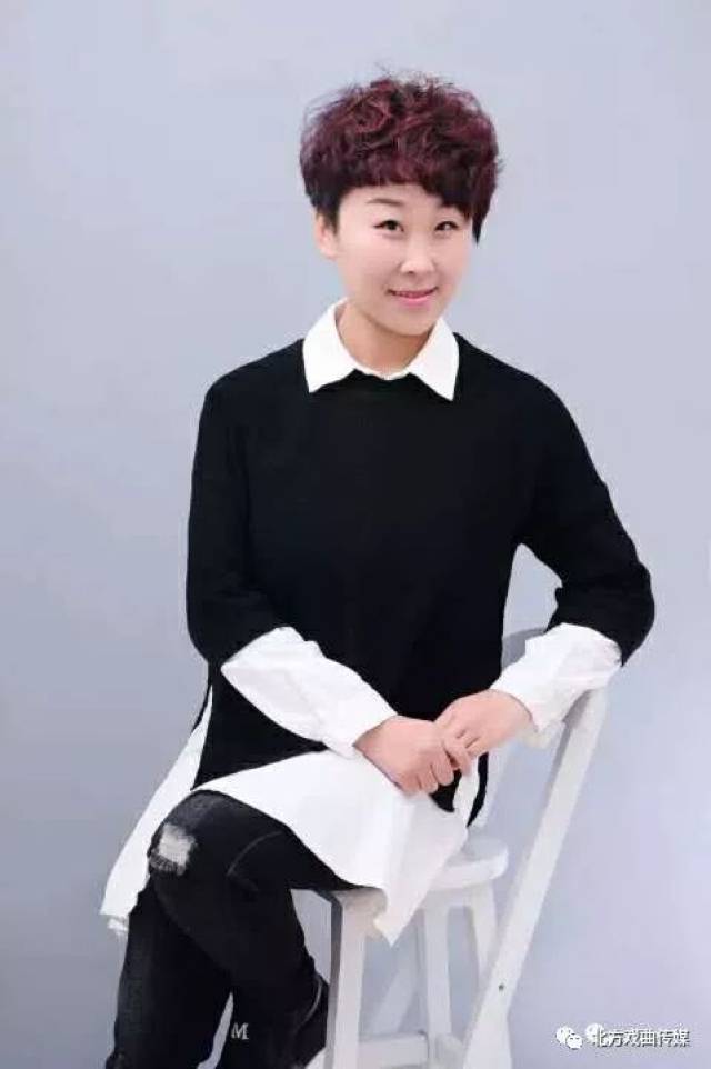 李老师对李多奎大师所创的李派老旦唱腔研究颇深,并深得真传.