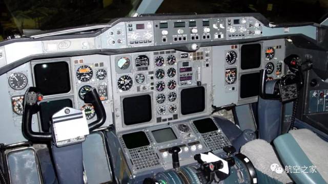 图2,a310的驾驶舱