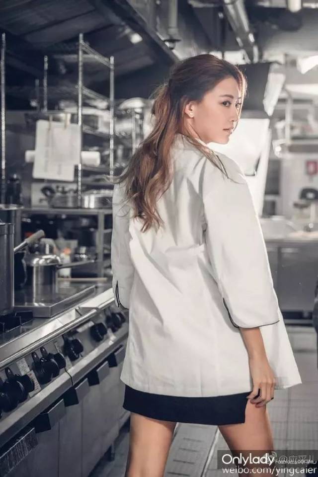 在一个阳光充足的秋日,我们和采儿相约,趁着天气未寒阳光未散,来