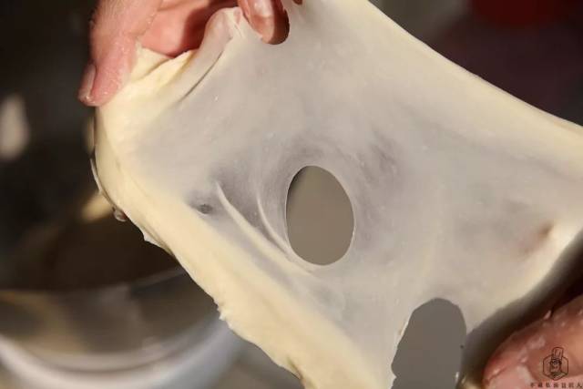 手把手教你如何判断面团打了几成筋