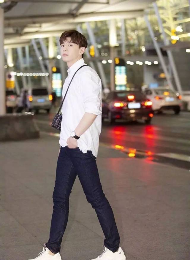 这些穿衬衣的男明星当中,谁是你心中的标准初恋脸?