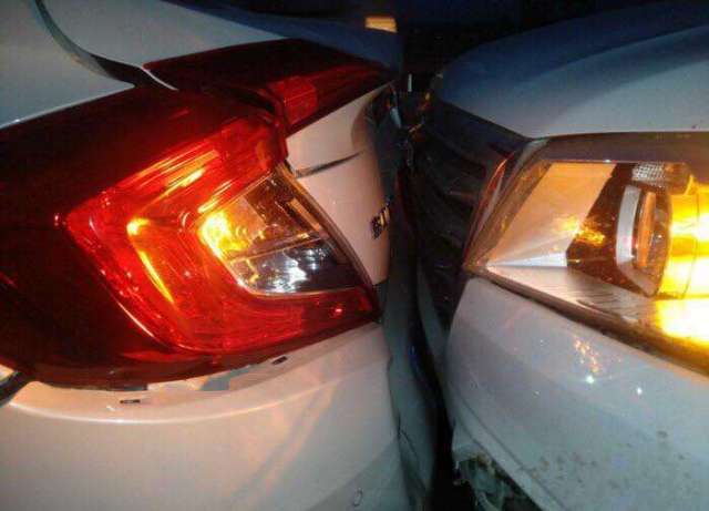 本田思域高速路遭哈弗h6追尾网友确实跟传说中的一样