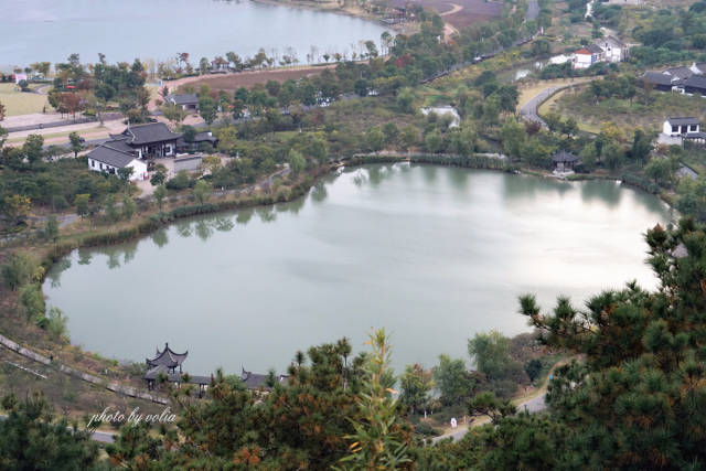 著名文豪苏东坡晚年曾数度来梅花堂怡情养性,徐霞客大师也曾多次