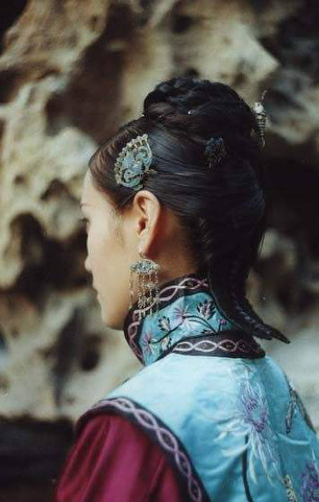 清宫剧都是骗人的,清朝后宫的发式有那么多,为何我只见过一种