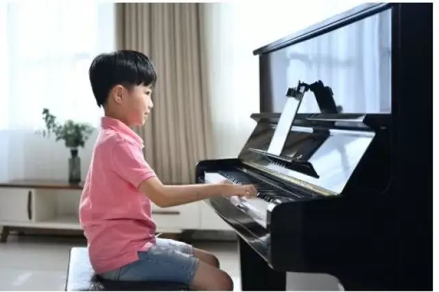 在线钢琴陪练：音乐之路的新伙伴