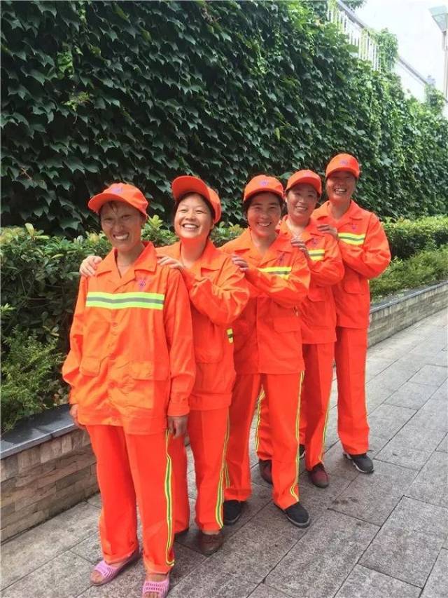 致敬环卫工人写在2018年10月26日环卫工人节到来之际