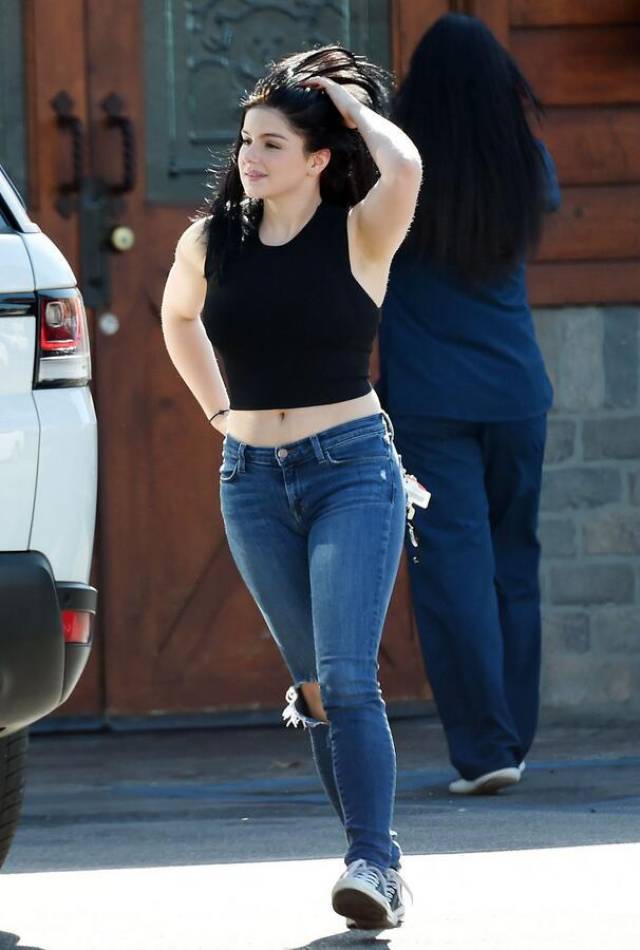 微胖女星阿芮尔·温特现身北好莱坞街头,她真是没少买东西