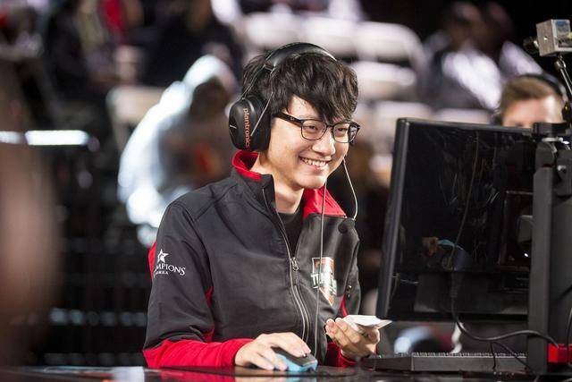 辅助之神madlife将参加lol全明星搭档faker网友抢机器人