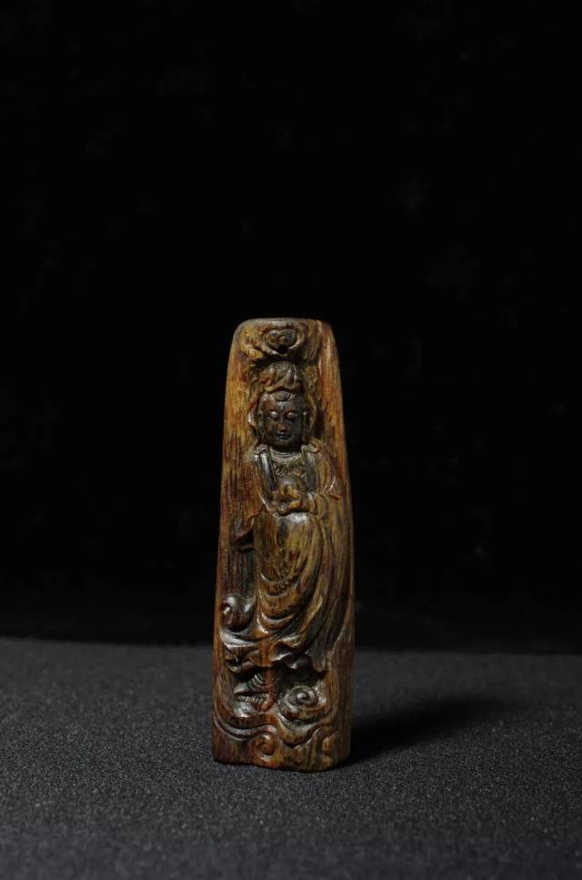 世界上最贵的沉香，数万元一克！_搜狐网