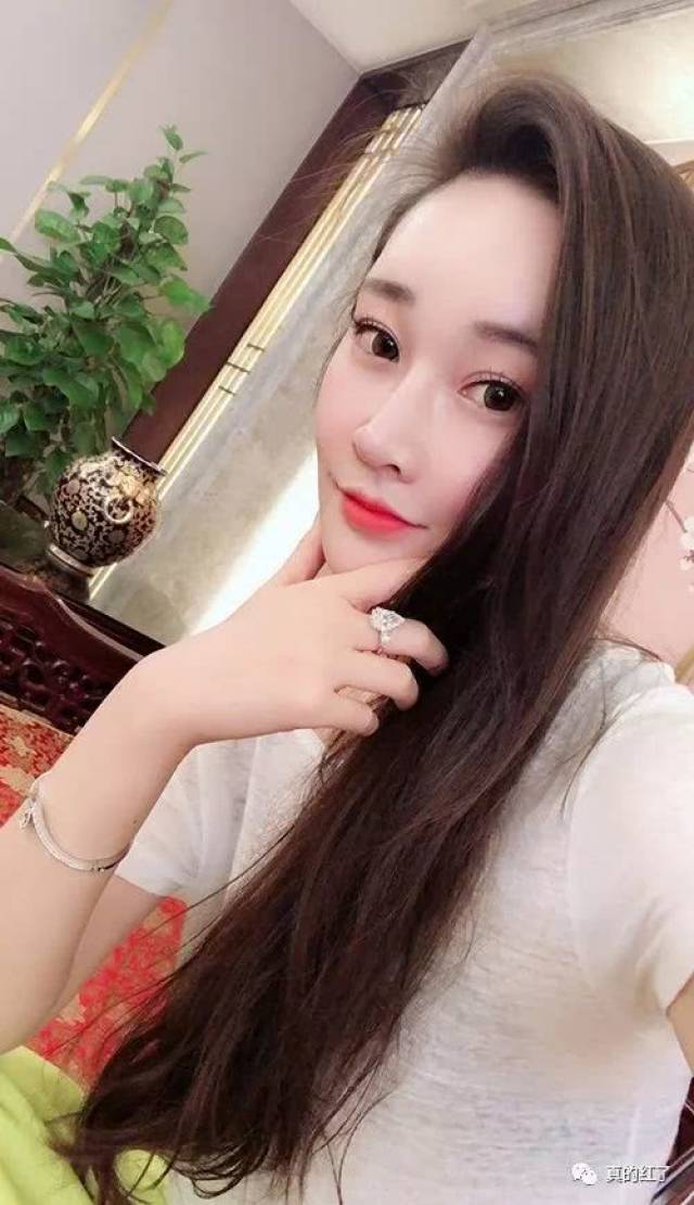 今日网红小姐姐—隋嘉琪