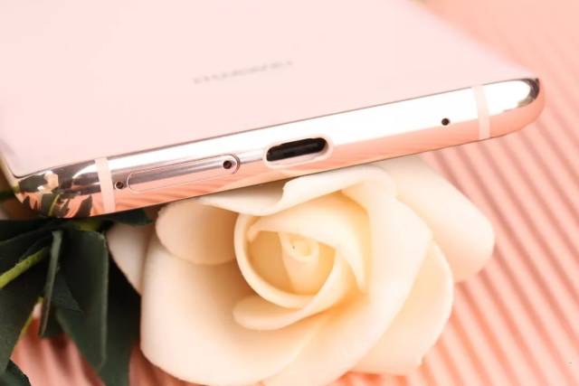 华为mate 20 pro樱粉金图赏:这一眼,让人怦然心动!